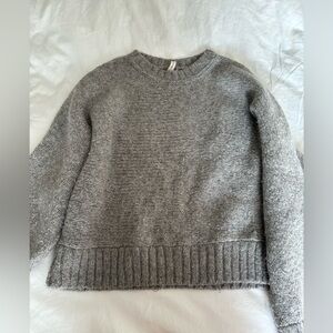 ✨FLASH SALE - 3 items for $30 ✨ The Group by Babaton weekend sweater